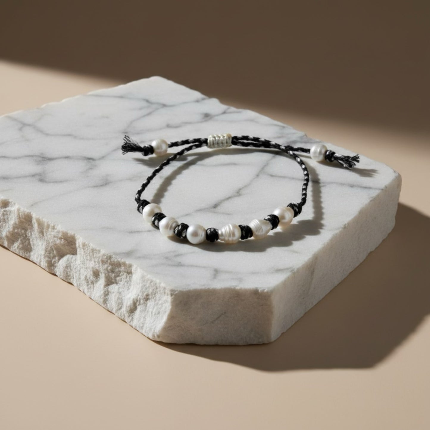 Pearl Knots - Black & White